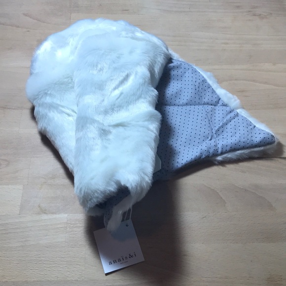 Anais & I Faux Fur Hat NWT - Picture 2 of 3